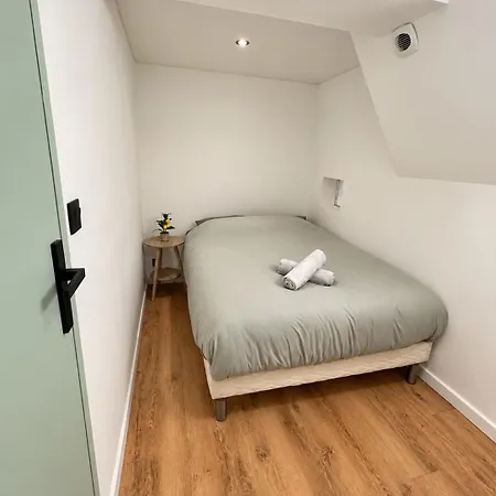 L'emeraude, Cozy And Air-conditioned, 1 Bedroom Apartment *